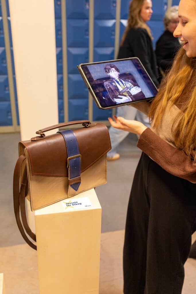 leren tas gemaakt tijdens de training leren tas maken bij Cibap Next.